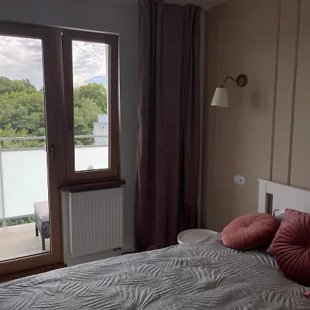 Cosy 5 Min Do Plazy Z Balkonem 아파트